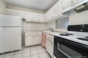 345 Ocean Dr, Miami Beach, FL 33139, Sold 09/08/20