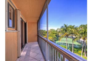 21391 Marina Cove Cir, Miami, FL 33180, Sold 05/03/21