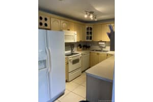 7472 NW 176th St, Hialeah, FL 33015, Sold 08/06/20