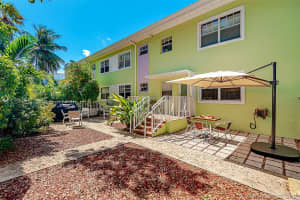 915 8th St, Miami Beach, FL 33139, Sold 07/29/20