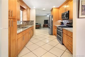 18660 NW 78th Ave, Hialeah, FL 33015, Sold 08/31/20