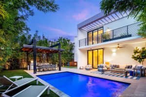 8641 Arboretum Ln, Miami, FL 33138, Sold 08/24/20