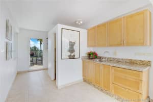 4925 Collins Ave CU17, Miami Beach, FL 33140, Sold 07/29/20