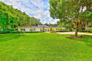 568 Hibiscus Ln, Miami, FL 33137, Sold 01/08/21