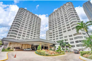 801 Brickell Bay Dr, Miami, FL 33131, Sold 09/02/20