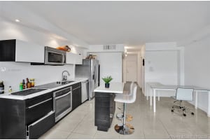 801 Brickell Bay Dr, Miami, FL 33131, Sold 09/02/20