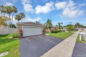 7210 SW 41st Ct, Davie, FL 33314, Sold 08/24/20