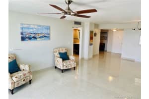 427 Golden Isles Dr #4a, Hallandale Beach, FL 33009, Sold 08/25/20