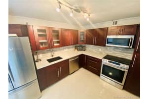 427 Golden Isles Dr #4a, Hallandale Beach, FL 33009, Sold 08/25/20