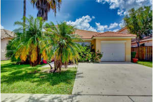 432 W Royal Cove Cir, Davie, FL 33325, Sold 09/18/20