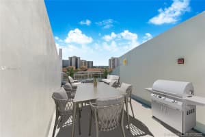 2950 NE 188th St, Miami, FL 33180, Sold 10/07/20