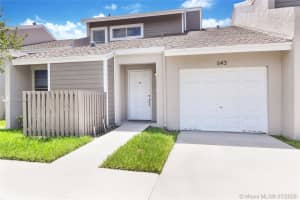 643 Woodgate Ln, Sunrise, FL 33326, Sold 10/23/20