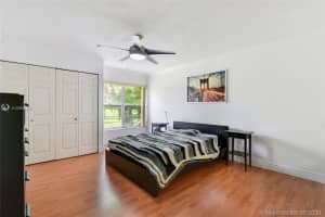 643 Woodgate Ln, Sunrise, FL 33326, Sold 10/23/20