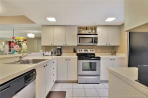 4429 SW 70th Terrace, Davie, FL 33314, Sold 08/21/20