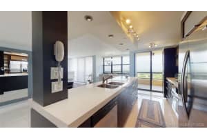2555 Collins Ave, Miami, FL 33140, Sold 10/30/20