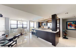 2555 Collins Ave, Miami, FL 33140, Sold 10/30/20