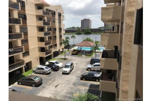 5249 NW 7th St, Miami, FL 33126, Sold 01/15/21