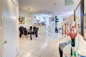 9159 NW 40th Pl, Sunrise, FL 33351, Sold 08/31/20