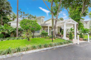 6755 NW 175th Ln, Hialeah, FL 33015, Sold 08/25/20