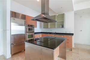 218 SE 14th St, Miami, FL 33131, Sold 09/16/20
