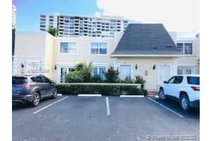 2204 NE 7th St, Hallandale Beach, FL 33009, Sold 09/09/20