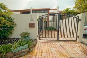 7821 SW 103rd Pl, Miami, FL 33173, Sold 08/13/20