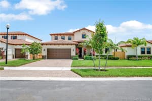 2655 SE 1st St, Homestead, FL 33033, Sold 08/24/20
