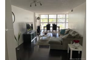 400 Leslie Dr, Hallandale Beach, FL 33009, Sold 12/14/20
