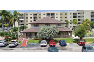 8075 NW 7th St, Miami, FL 33126, Sold 02/26/21