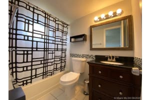 8145 NW 7th St, Miami, FL 33126, Sold 11/09/20