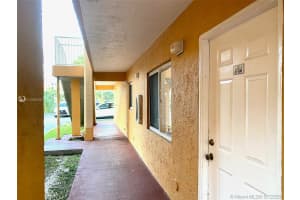 6245 SW Kendale Lakes Cir, Miami, FL 33183, Sold 10/26/20