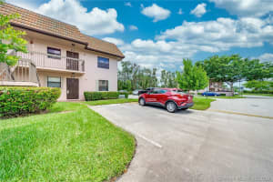 10333 NW 11th St, Pembroke Pines, FL 33026, Sold 08/25/20
