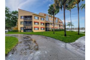 15545 Miami Lakeway N, Miami Lakes, FL 33014, Sold 09/02/20