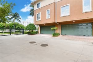 2801 NE 185th St, Miami, FL 33180, Sold 09/08/20