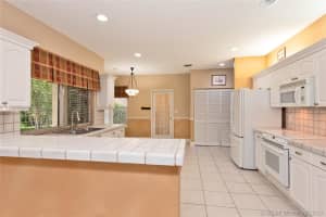 15530 NW 83rd Ct, Hialeah, FL 33016, Sold 08/20/20