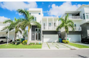 8285 NW 34th St, Doral, FL 33122, Sold 02/04/21