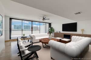 425 Poinciana Island Dr, Sunny Isles Beach, FL 33160, Sold 12/01/21