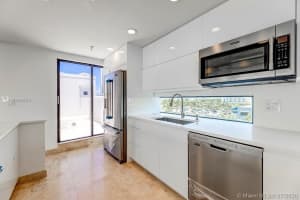 425 Poinciana Island Dr, Sunny Isles Beach, FL 33160, Sold 12/01/21