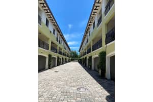 3204 Bird Ave, Coconut Grove, FL 33133, Sold 09/01/20