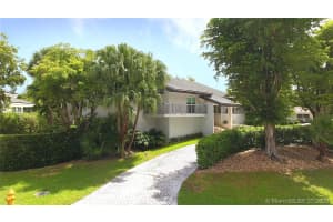 7180 E Lago Dr, Coral Gables, FL 33143, Sold 05/03/21