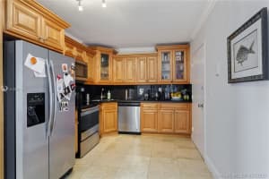 5555 Collins Ave #4j, Miami, FL 33140, Sold 10/14/20