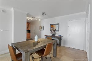 5555 Collins Ave #4j, Miami, FL 33140, Sold 10/14/20