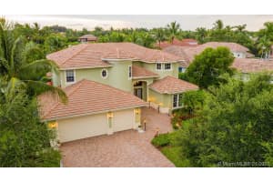 2801 E Stonebrook Cir, Davie, FL 33330, Sold 03/01/21
