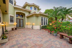 2801 E Stonebrook Cir, Davie, FL 33330, Sold 03/01/21