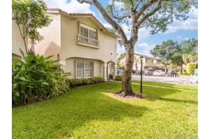 10861 NW 8th St, Pembroke Pines, FL 33026, Sold 09/28/20