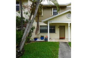 10727 NW 10th St, Pembroke Pines, FL 33026, Sold 09/03/20