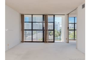 600 Parkview Dr, Hallandale Beach, FL 33009, Sold 12/18/20
