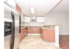 170 SE 14th St, Miami, FL 33131, Sold 01/08/21