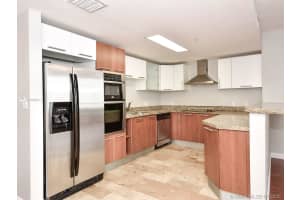 170 SE 14th St, Miami, FL 33131, Sold 01/08/21
