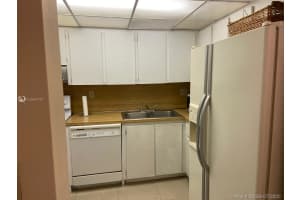 330 W Park Dr, Miami, FL 33172, Sold 09/02/20